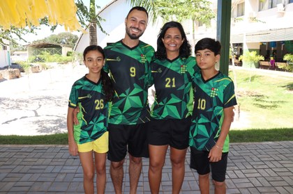 Samira e família