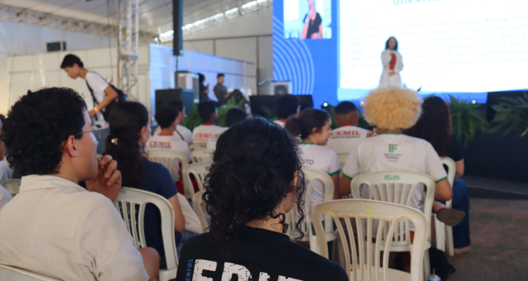 Aulão do Enem reforçou conteúdos mais cobrados e apontou técnicas de estudo e de resolução das questões no dia da prova